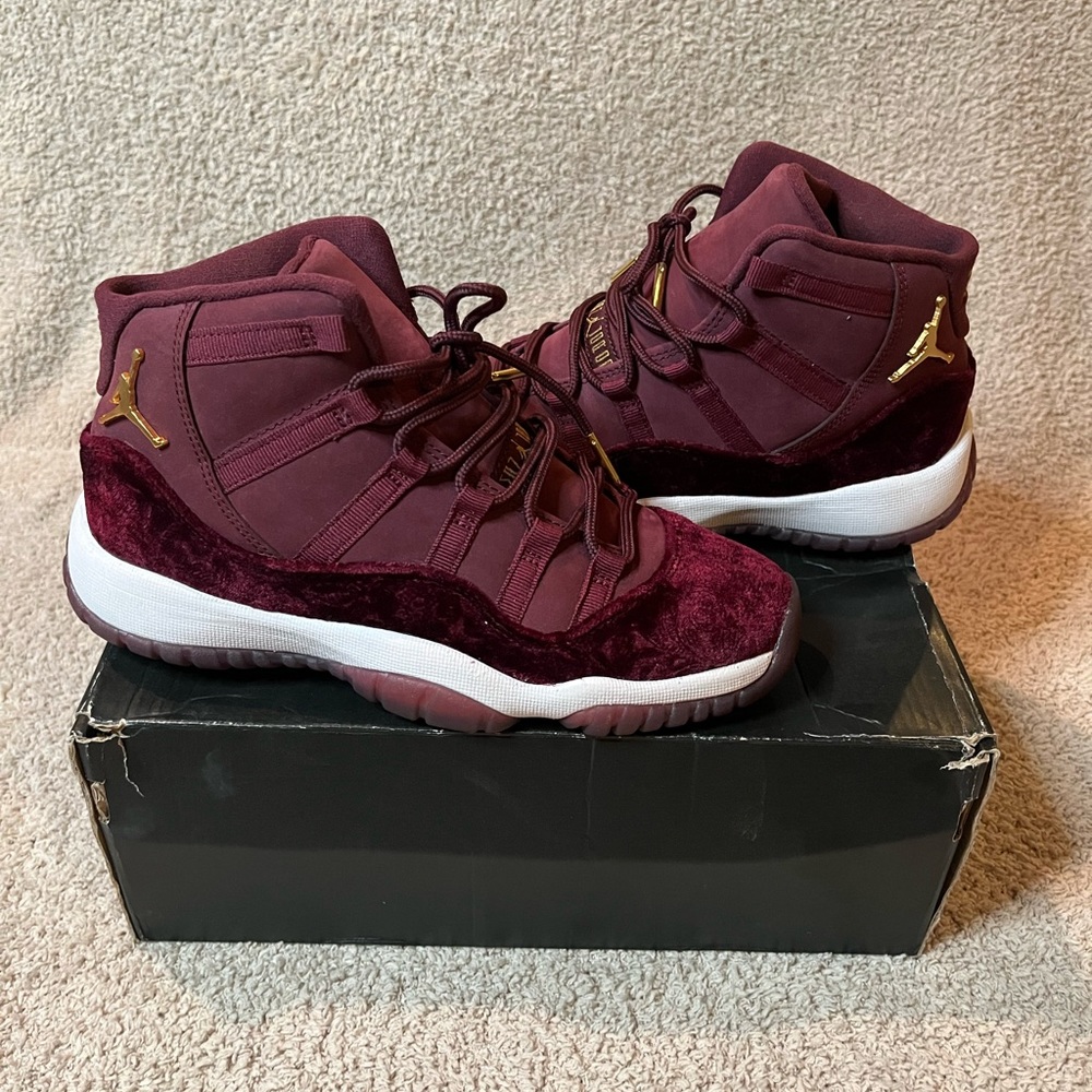 NIKE Air Jordan 11 Retro